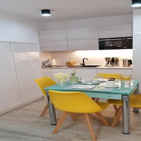 Near Baltic Sea With Balcony View Lägenhet *